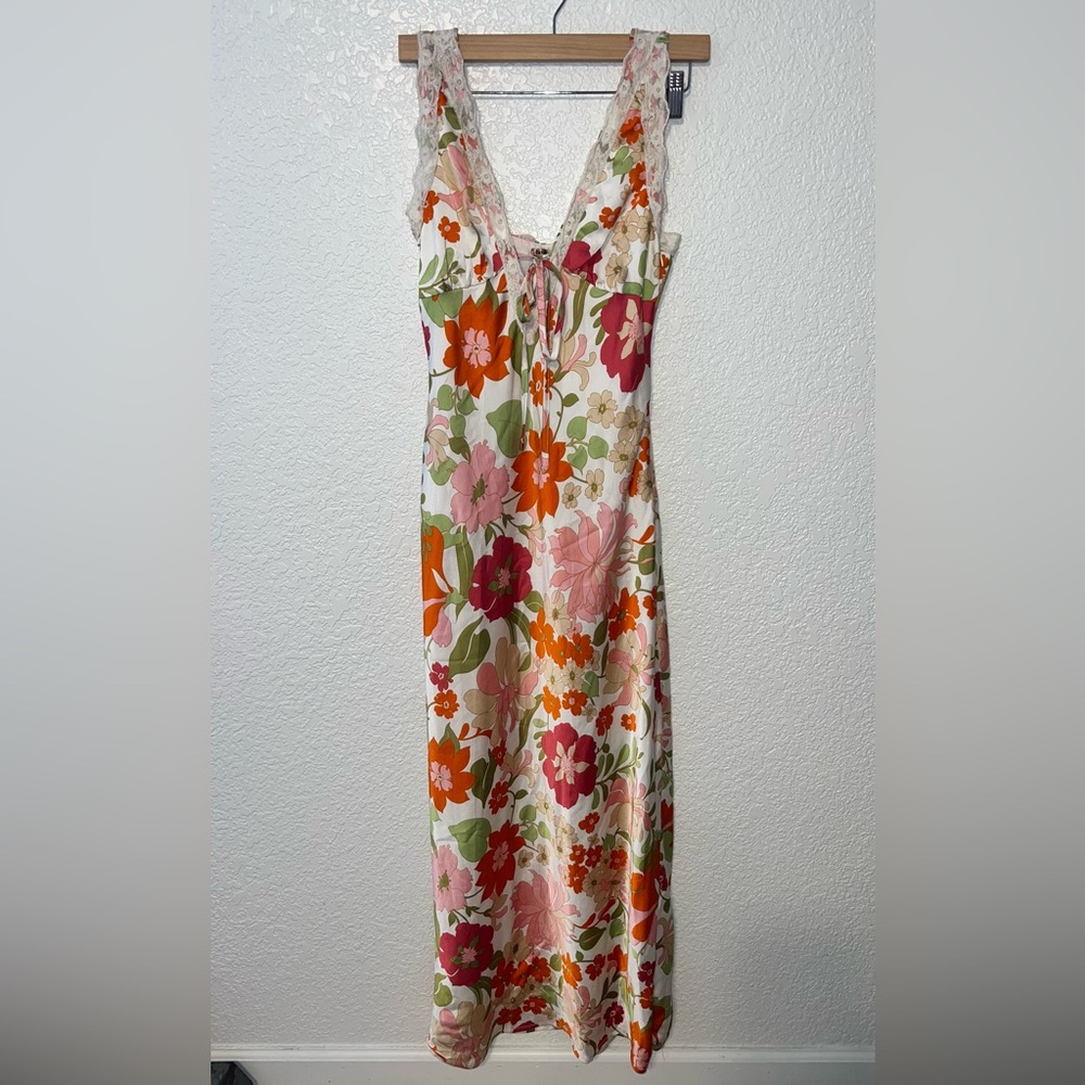 Floral Sleeveless Lace Detail Dress